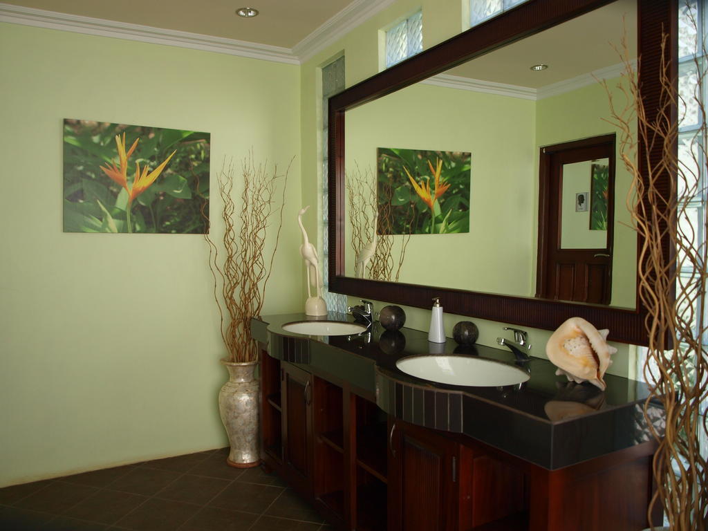 The Gecho Inn Town Jepara Esterno foto